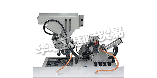 BIESSE自1969以來，一直為木工和大型家居、門窗和木質構筑件制造商提供技術支持。通過他們的機器，他們的客戶將他們的創意轉化為獨特的設計對象或標志性的系列產品。